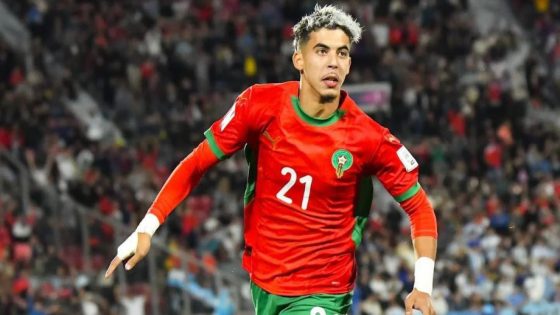 يستاهل… النجم المغربي ياسر الزبيري ينضم رسميا إلى نادي ستاد رين الفرنسي