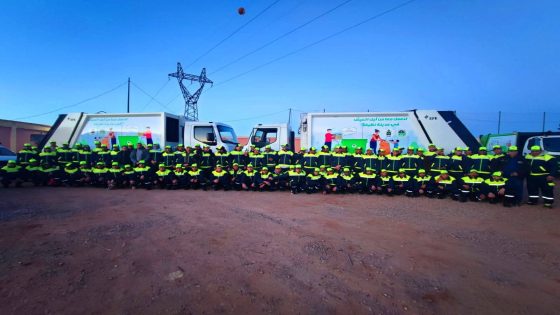 هدي مزيانة… شركة النظافة بخنيفرة تهلات فالعمال ديالها وعطاتهم ملابس وآليات جديدة وجابت شاحنات جداد