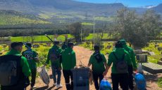 هذا هو الوفاء والله يرحمو… شبان ستار بويز يحيون ذكرى قائدهم الراحل مهدي حمزاوي بزيارة وفاء في رمضان وينظمون حملة نظافة للمقبرة ببني ملال ويوزعون الصدقات على الفقراء