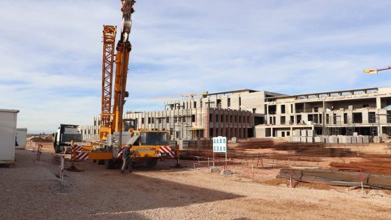 بشرى للساكنة ونتمناو الخدمات الصحية تتحسن بزاف!… قريبا المستشفى الجهوي الجديد سيرى النور ببني ملال والمدير الجهة للصحة دار زيارة وتفقد الاشغال ديال البناء