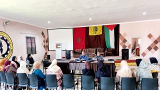 عاملات الطبخ يعززن صفوف نقابة الكدش لأعوان الحراسة والنظافة والطبخ بالفقيه بن صالح وأعضاء النقابة يناقشون مشاكل الشغيلة