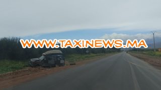 عاااجل وياربي السلامة… طوموبيل تقاست مع رموك وتقلبات عدة مرات بجانب الطريق بين بني ملال وافورار