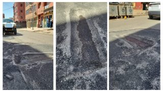 اش واقع… استغراب ببني ملال من طريقة تزفيت الحفر بالأحياء والشوارع ومواطنون لتاكسي نيوز :” هذا ترقيع والزفت بغا الاحترافية و ماشي وقتو فالبرودة “