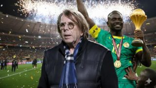 بعد محاصرته من طرف الجماهير المغربية… الناخب الفرنسي السابق كلود لوروا يتراجع عن تصريحاته المشككة في انجازات المنتخب المغربي والمغاربة يردون :” لا تعتدر فاتكم القطار”