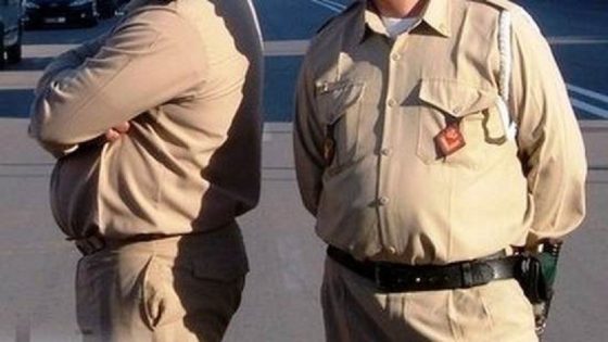 اقصى العقوبات… شفارة تعرضو لمخزني غادي لخدمتو مع الفجر وضربوه بجنوي والكاميرا شداتهم والبوليس عتاقلوهم