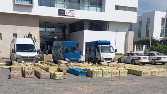 ضربة ديال الصح… مطاردة أمنية تقود إلى حجز 3 سيارات محملة بالمخدرات وحجز أزيد من 11 طن من الحشيش و10 الألواح ديال الترقيم المزورة