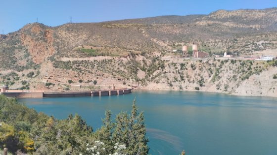 بين الويدان يقترب من الملء الكامل … انتعاشة قوية لحوض أم الربيع واستقباله لأزيد من 2300 مليون متر مكعب من الواردات المائية ( الصورة حديثة)