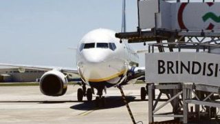 نقص حاد في الوقود يضرب مجموعة من مطارات إيطاليا وتوقعات بتأجيل عدد من الرحلات في حالة استمرار الأزمة