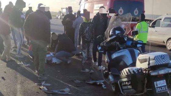 ياربي السلامة والله يشافيه… طوموبيل غاديا بسرعة ضربات مسؤول فالدرك وغادرت المكان