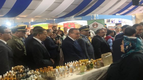 كاتب الدولة فالصناعة التقليدية ووالي الجهة وعامل الفقيه بن صالح افتاتحو الدورة الخامسة لمعرض الاقتصاد الاجتماعي والتضامني بالفقيه بن صالح