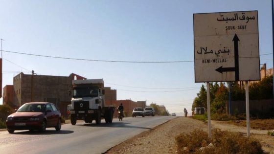 11 كيلومترا من المعاناة بين سوق السبت وبني ملال… مطالب لوزارة التجهيز ومجلس الجهة بتأهيل الطريق وتحويلها إلى محور مزدوج