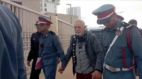 إدارة السجون تخرج عن صمتها وترد على اتهامات عائلة المعتقل محمد زيان الوزير السابق لحقوق الإنسان حول حرمانه من الفسحة و شراء المواد الغذائية