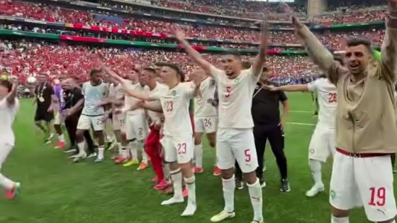 يستاااهلو… جلالة الملك محمد السادس يهنئ الأسود بعد التأهل التاريخي إلى ربع نهائي كأس العالم