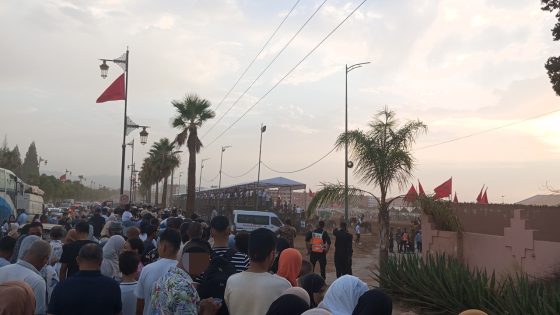 عاجل ولي بغا يمشي فالعشية غا بلاش!… اكتظاظ منصة التبوريدة ومنع مئات الزوار من الدخول و من متابعة العروض ومطالب بإعادة تنظيم الفضاء في الدورات المقبلة بتيرة باعلال