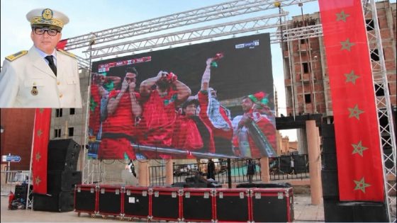 هاد الفان زون غادي تنفع الساكنة يتفرجو فالماتش فابور… شاشة العرض العملاقة بسوق السبت ستحرم الجاشعين من مضاعفة تسعيرة المشروبات في المقاهي وتحرير الملك العمومي مطلب ٱني للساكنة المحلية