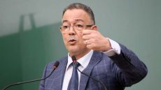 لقجع يكشف كلفة برنامج “التراكتور” الانتخابي ومصادر تمويله :” 390 مليار درهم خلال خمس سنوات منها التقاعد والتشغيل”!