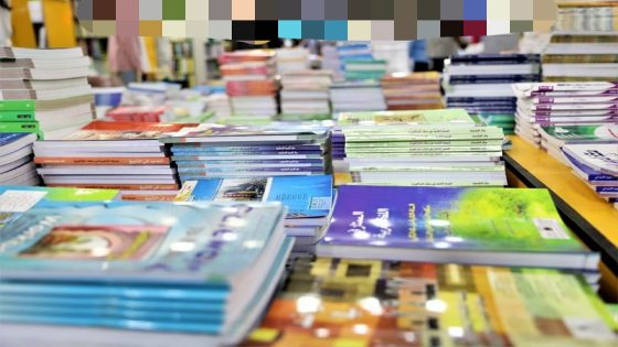 واااشوفو هد الجشع واش هدي هي حرية المستهلك… بعض اصحاب المكتبات ببني ملال يفرضون على الأباء والأمهات اقتناء جميع كتب المقرر واللوازم المدرسية ويرفضون بيع الكتب منفصلة