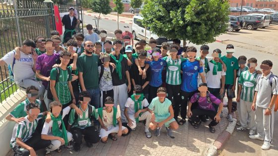 راه هادي عامين باش تاكسي نيوز نبهات من هاد المشكل ديال اهمال المواهب!.. لاعبو الفئات العمرية لرجاء بني ملال يحتجون أمام العمالة ويطالبون بإنقاذ المواهب الملالية والكاتب العام يستقبلهم