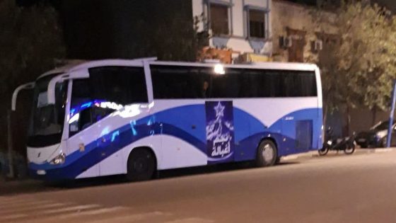 واش طلع تاكل الكرموس نزل شكون قالها لك!… حافلة مراكش–الناظور عبر بني ملال والقصيبة وأغبالة تتوقف عند أبواب الحزام الجبلي و استياء واسع ومطالب بتدخل عاجل من السلطات